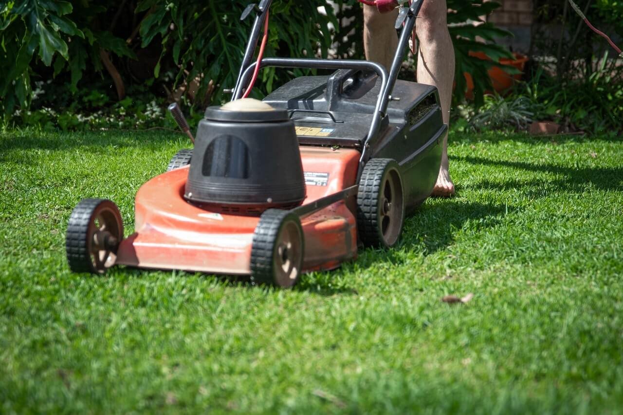 Eco-Friendly Solution: Solar-Powered Lawn Mowers