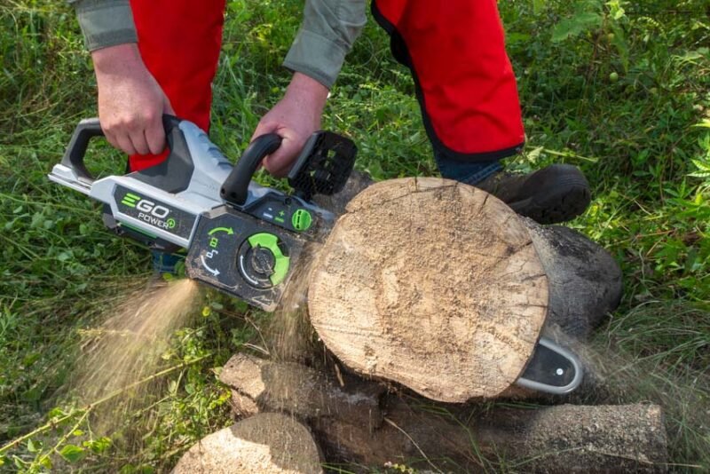 Top Cordless Chainsaws for Contractors