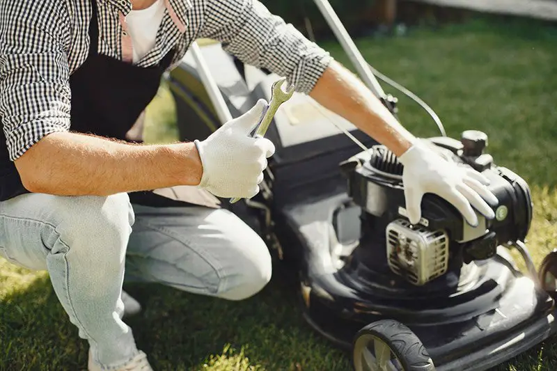 A Complete Guide to Lawn Mower Maintenance