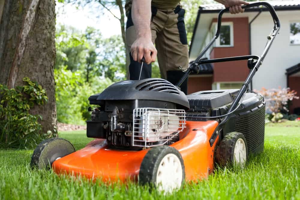 A Comprehensive Guide to Replacing Lawn Mower Batteries