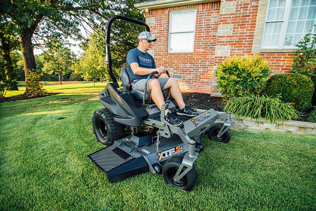 Advantages of a Zero-turn Lawn Mower