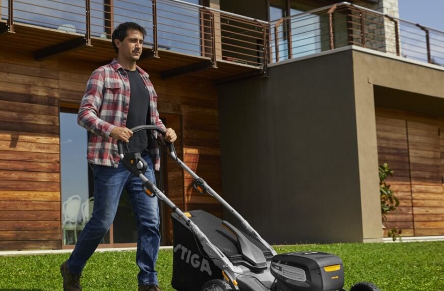 Choosing the Right Environmentally-Friendly Lawn Mower Batteries
