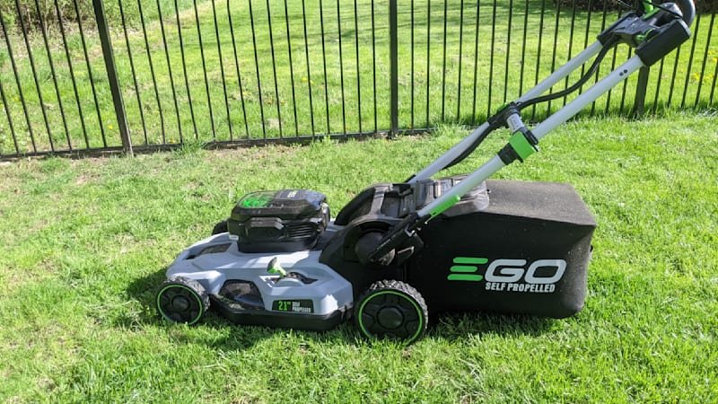 Maximizing Efficiency with a Self-Propelled Lawn Mower