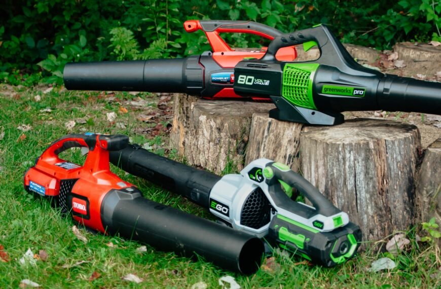 The Ultimate Guide to Battery-Powered Leaf Blowers